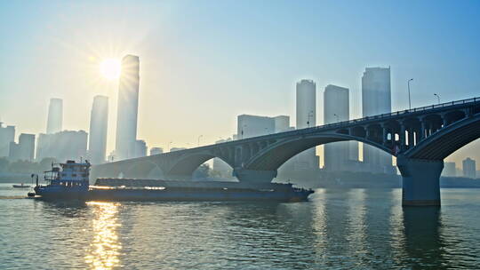 湖南长沙橘子洲大桥和湘江轮船实拍空境素材