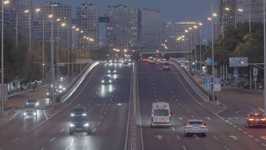 救护车 救护车行驶在城市道路视频素材模板下载