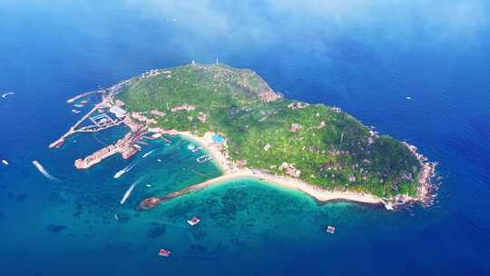 海南陵水分界洲岛高视角航拍佛光海岸线全景