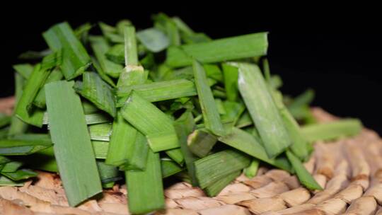 切韭菜蔬菜春菜包饺子