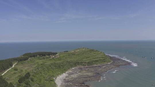 镇海角小岛航拍灯塔大海海边岛屿