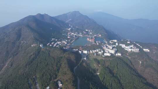 4K湖北咸宁九宫山云中湖全景航拍视频