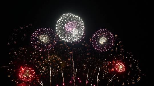 烟花汇演庆典元宵节人文过新年年味年夜饭春