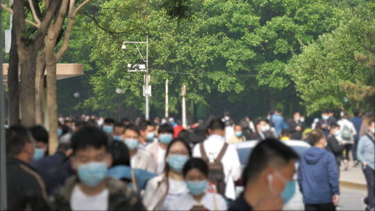 北京cbd商务区早晨大量上班族人流攒动
