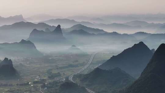 水墨喀斯特山峰地貌自然风光航拍