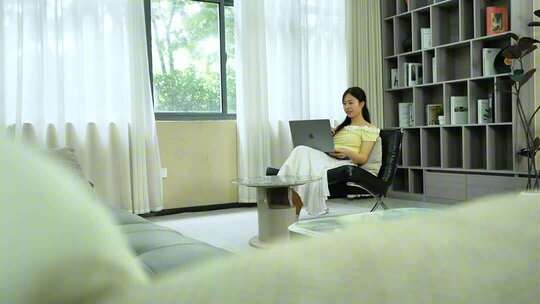 女性居家美好生活