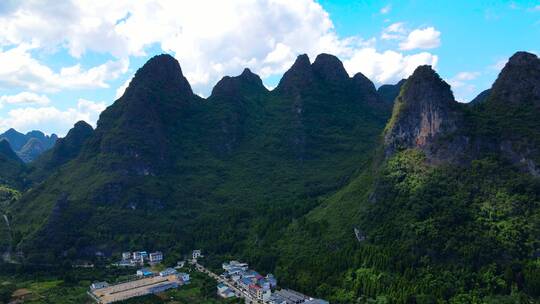 航拍广西桂林山水阳朔风光