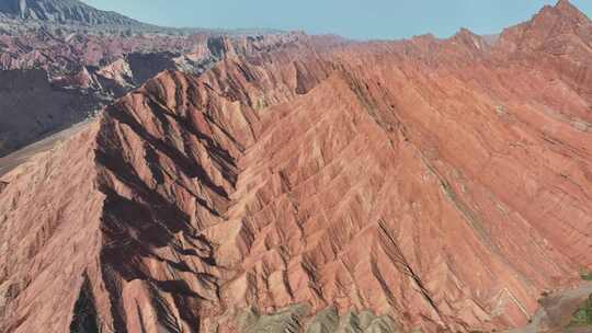 天山神秘大峡谷丹霞地貌航拍