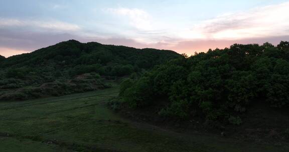 4K草原日出延时风景摄影逆光建筑红色朝霞