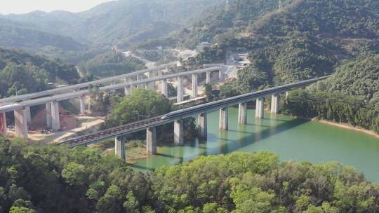 深圳龙华高峰水库高铁经过2