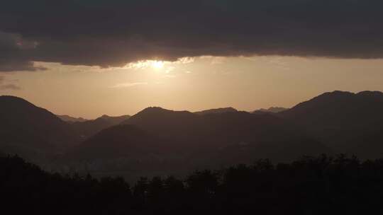 航拍4日落长焦山川灰度原始未调色素材