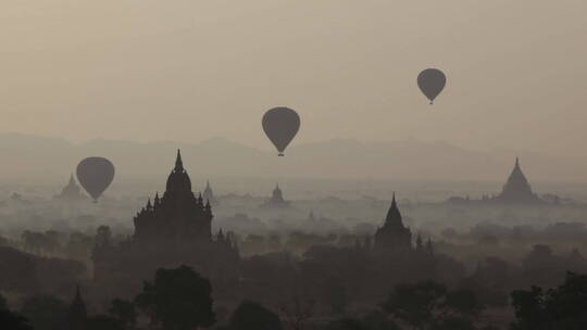 热气球飞越缅甸