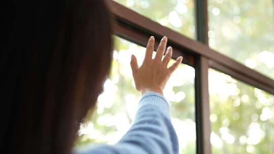 逆光小清新触摸阳光