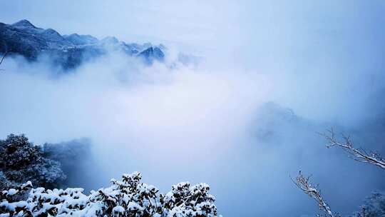 雪雾弥漫柴埠溪