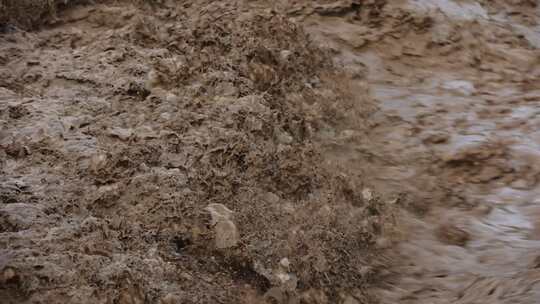 实拍暴雨后洪水 山洪  泥石流