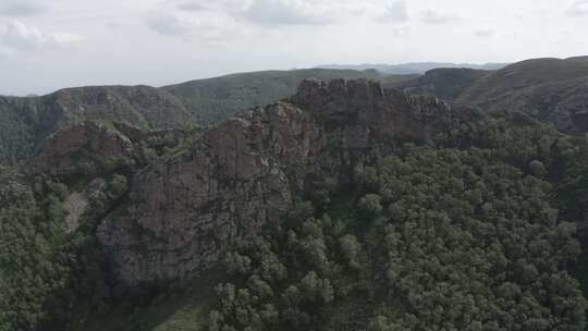 航拍内蒙古呼和浩特大青山井尔梁高山奇石