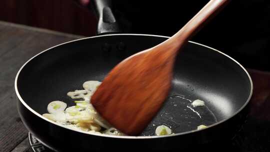 经典日本快餐料理肥牛饭制作过程