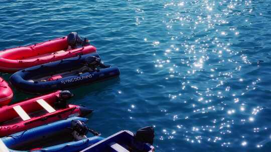 海上皮艇快艇大海波光粼粼水面氛围感空镜