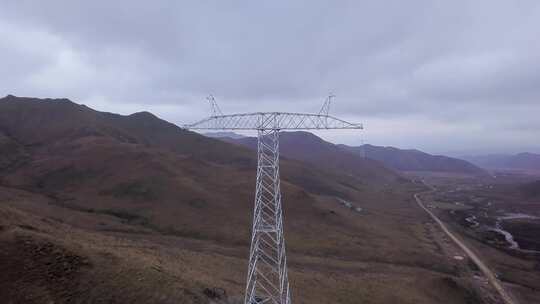 4K青藏高原特高压电力建设立塔施工03