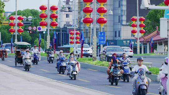 电摩车流 城市交通车流人流电车