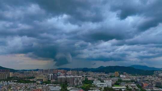 广州航拍暴风雨来临