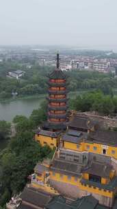 竖版航拍江苏镇江金山寺5A景区