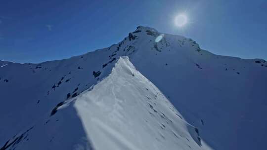 FPV穿越机无人机航拍雪山高山山脉日出阳光