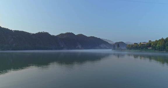 航拍4k建德山区风景湖面清晨薄雾生态旅游