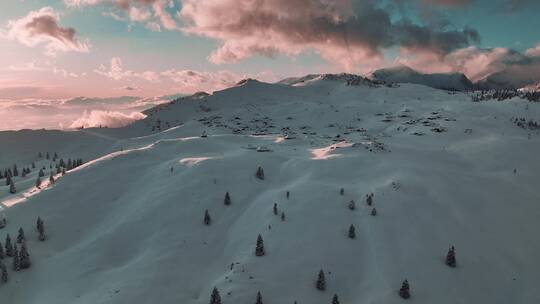 冬季雪山雪场雪景风光航拍