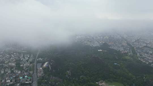 广西桂林城市风光航拍桂林清晨烟雨桂林