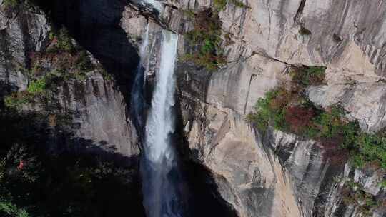 山谷悬崖瀑布旅行探险自然风景森林河流