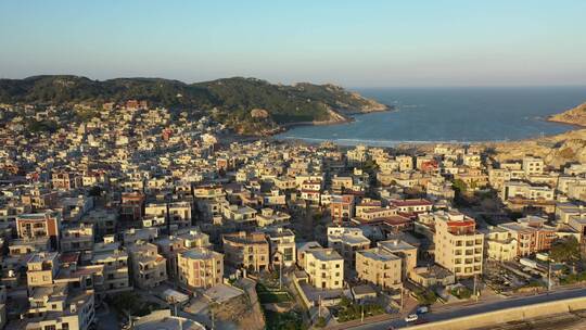 福建泉州崇武古镇大岞村渔村海岸线风光