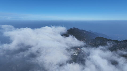 航拍冬天江西旅游庐山山顶云海全景