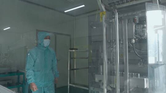 无尘实验室视频搞科研实验穿防尘服工作人员