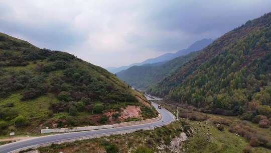 秋日山林 分水岭