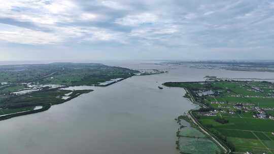 航拍汛期高邮湖、高邮湖大桥、邵伯湖风光