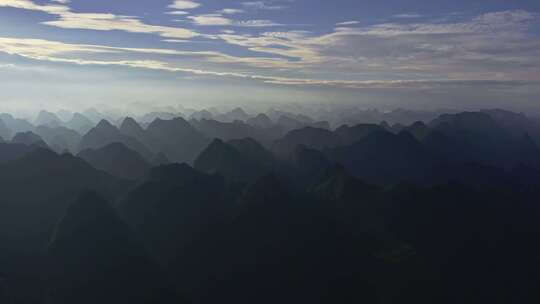 广西早晨大山晨光山川山峰光影山脉喀斯特