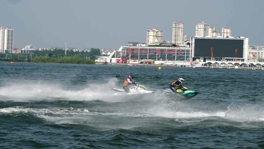 水上摩托艇比赛冲浪激情乘风破浪