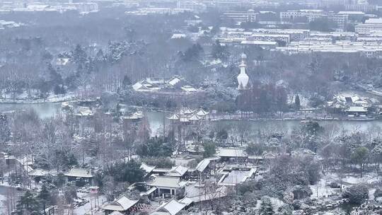 航拍扬州瘦西湖大明寺观音山宋夹城园林雪景