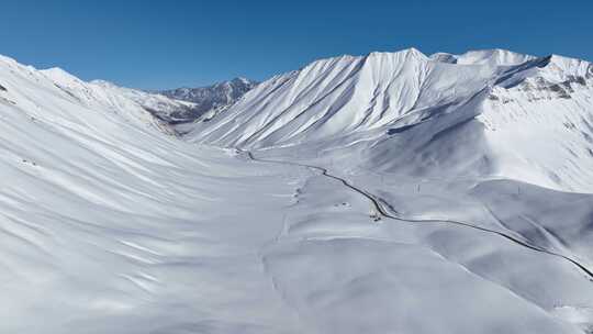 佐治亚州古多里美丽雪山的鸟瞰图