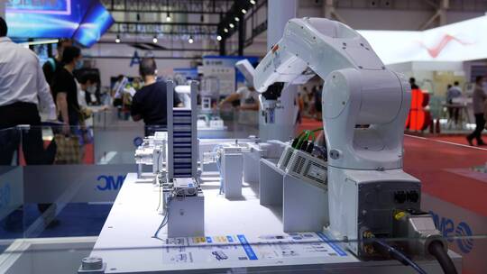 工业机械臂智能化操作展示视频素材模板下载