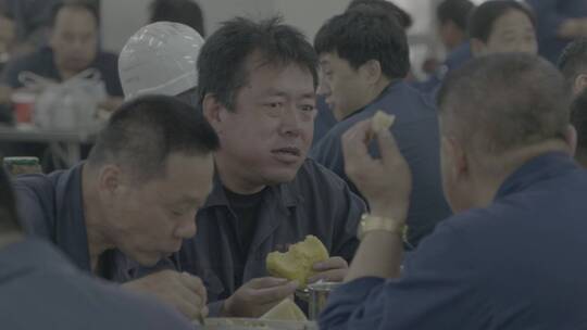 工人中午食堂就餐LOG视频素材模板下载