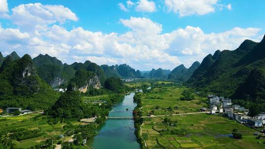 航拍广西桂林山水阳朔遇龙河田园风景