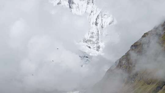 喜马拉雅山，雪山，薄雾，风景