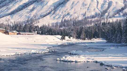 航拍新疆雪山风光