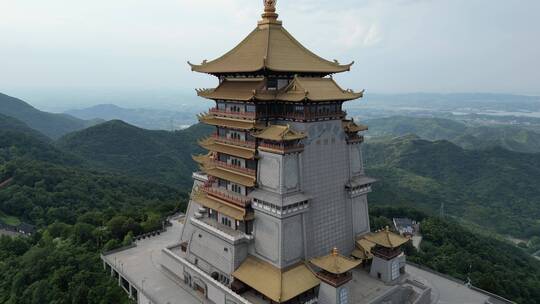 航拍湖北黄石东方山4A景区金顶