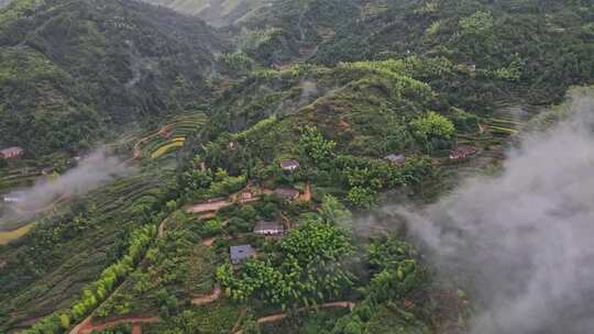 雨中航怕山景