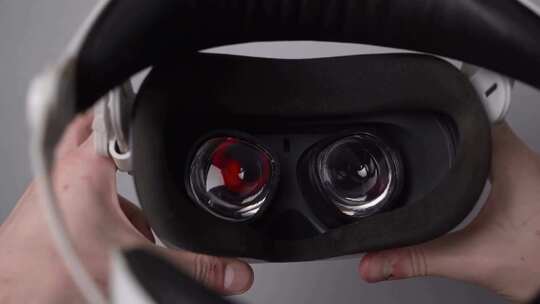 戴上VR眼镜特写视频素材模板下载