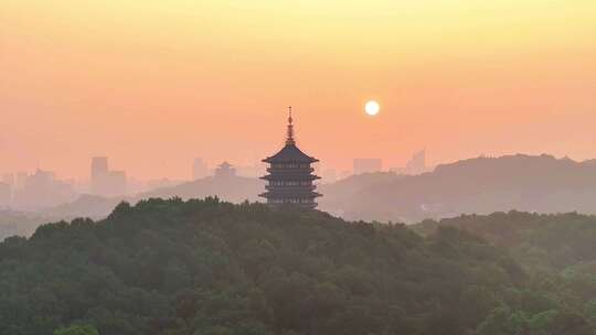 航拍清晨日出杭州西湖风景区雷峰塔建筑同框