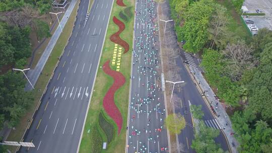 深圳马拉松奔跑的人群